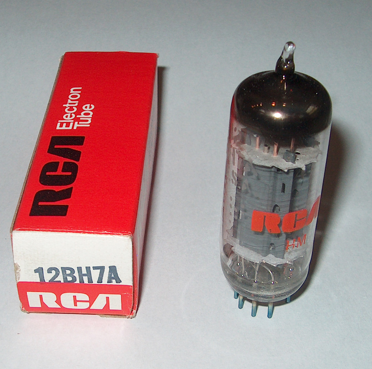 12BH7A RCA  NOS USA